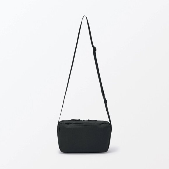 Muji Water Repellent Shoulder Bag 4L Black - Picture 4 of 11